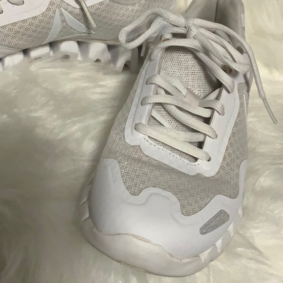 Vintage REEBOK 👟Womens Tennis shoes 👟 Size US 5- White - Picture 4 of 12